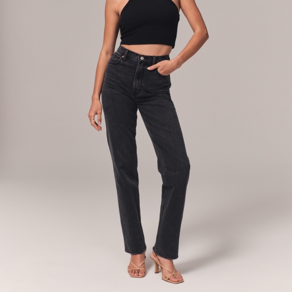 Abercrombie - Ultra High Rise 90s Straight Jean